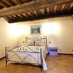 Podere Bagnoli 아파트호텔 4*